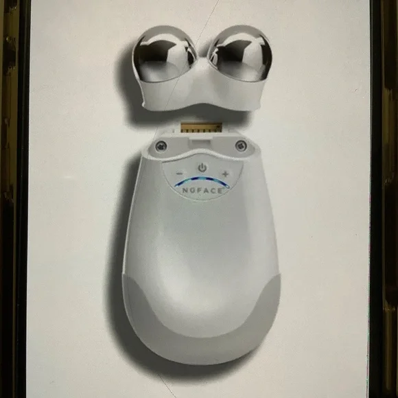 Nuface pro trinity device - Picture 3 of 4